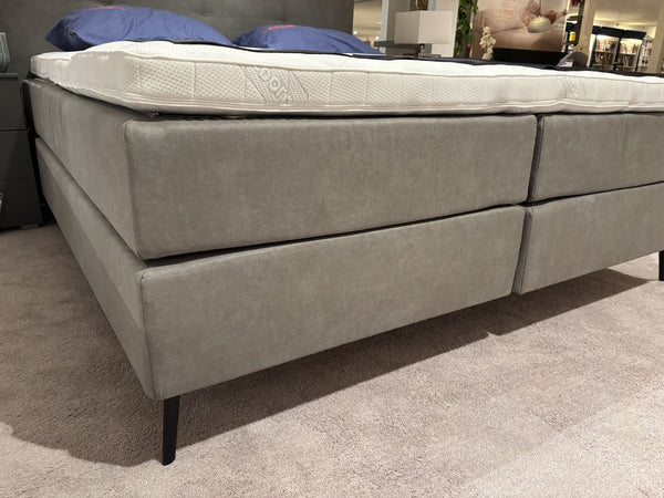 Boxspring Stud (180x210)