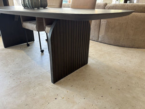Eetkamertafel 991