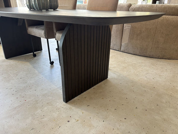 Eetkamertafel 991