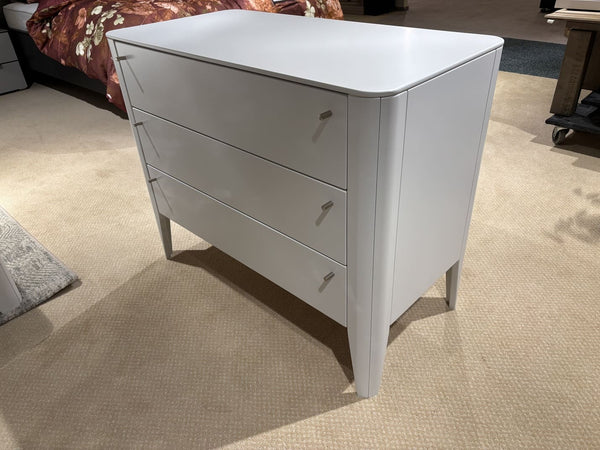 1 Persoons ledikant + nachtkastje + commode Mondeo